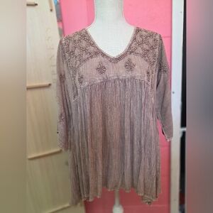Charlie Paige Embroidered Tunic Top